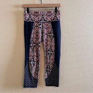Athleta High Rise Indigo Shores Chaturanga Capri Leggings Size Small